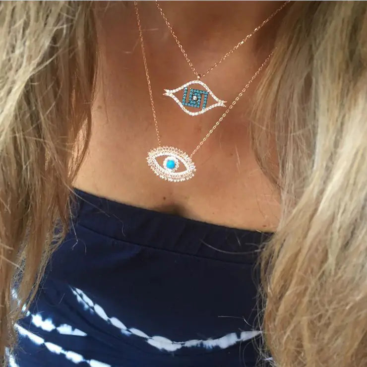 Mystique Cat's Eye Pendant (Blue)