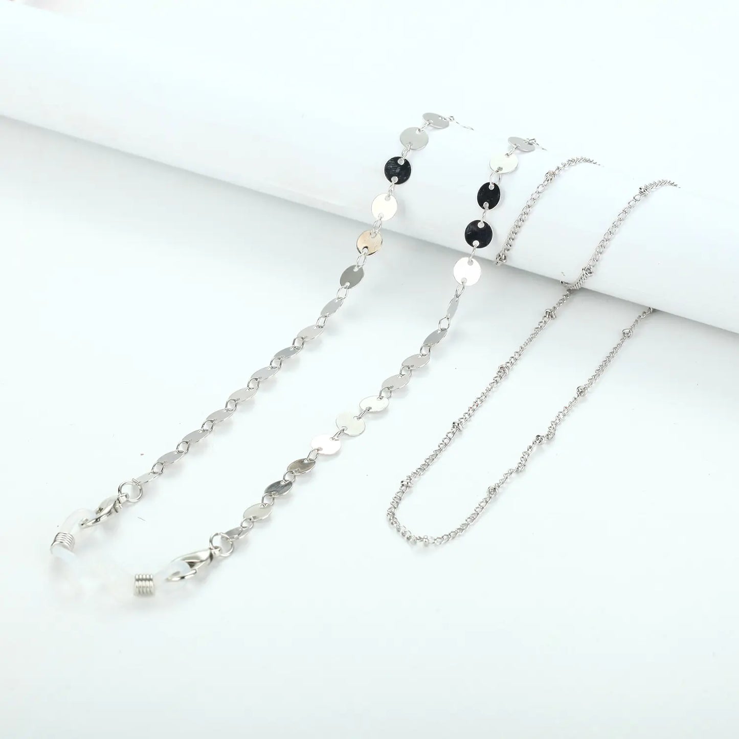 Elegant Pearl Eyewear Chain
