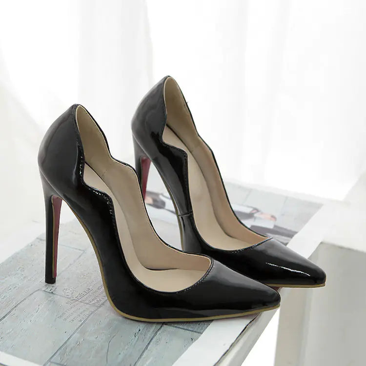 Chic Pointed Stilettos - Black & Red