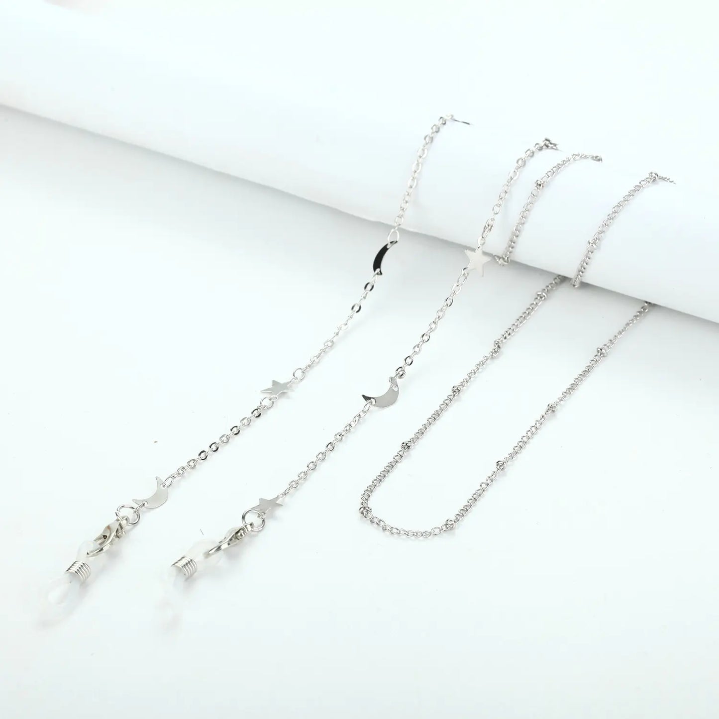 Elegant Pearl Eyewear Chain