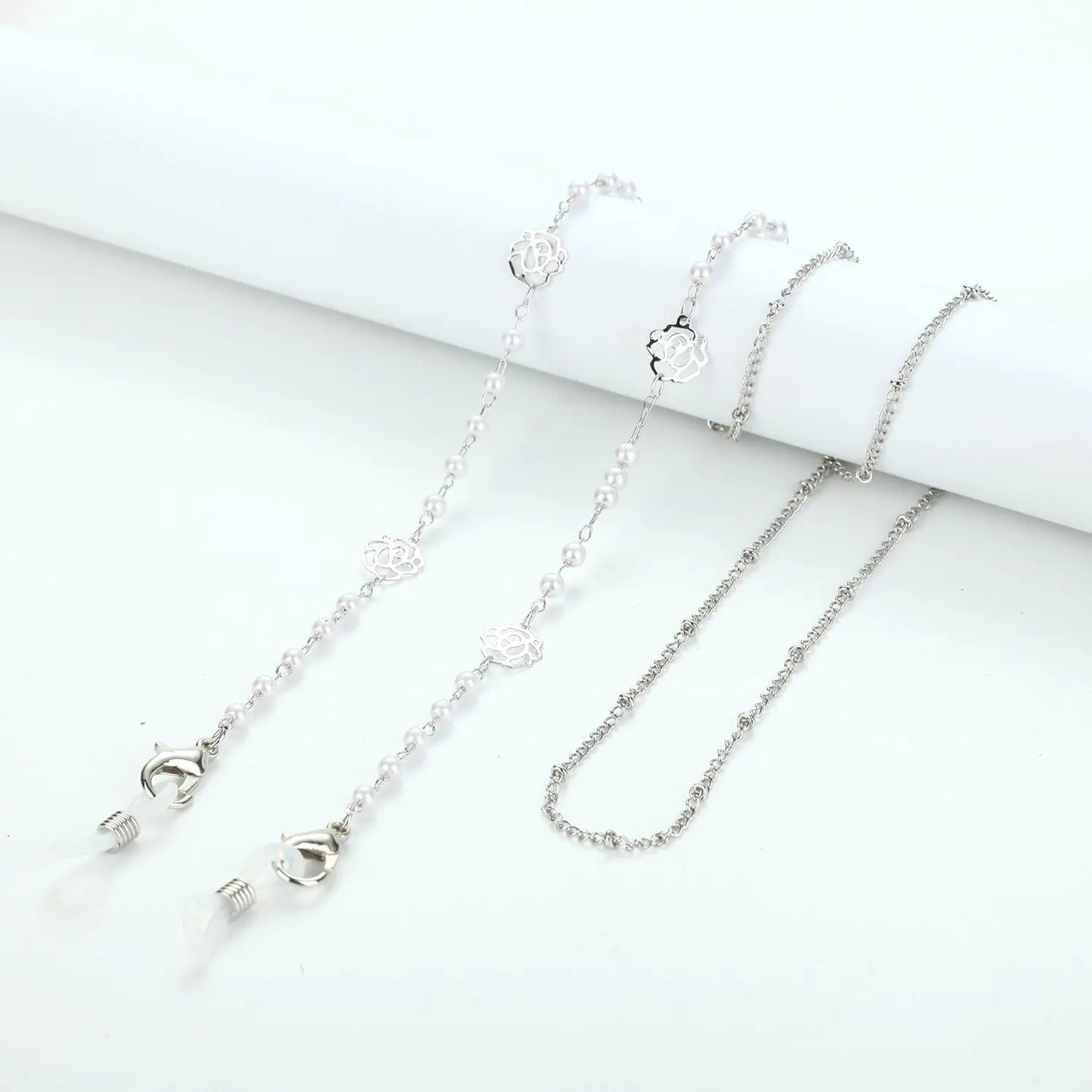 Elegant Pearl Eyewear Chain