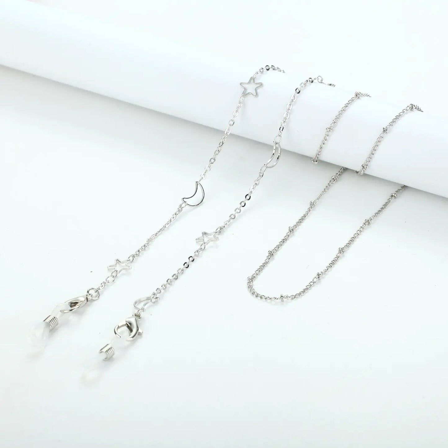 Elegant Pearl Eyewear Chain