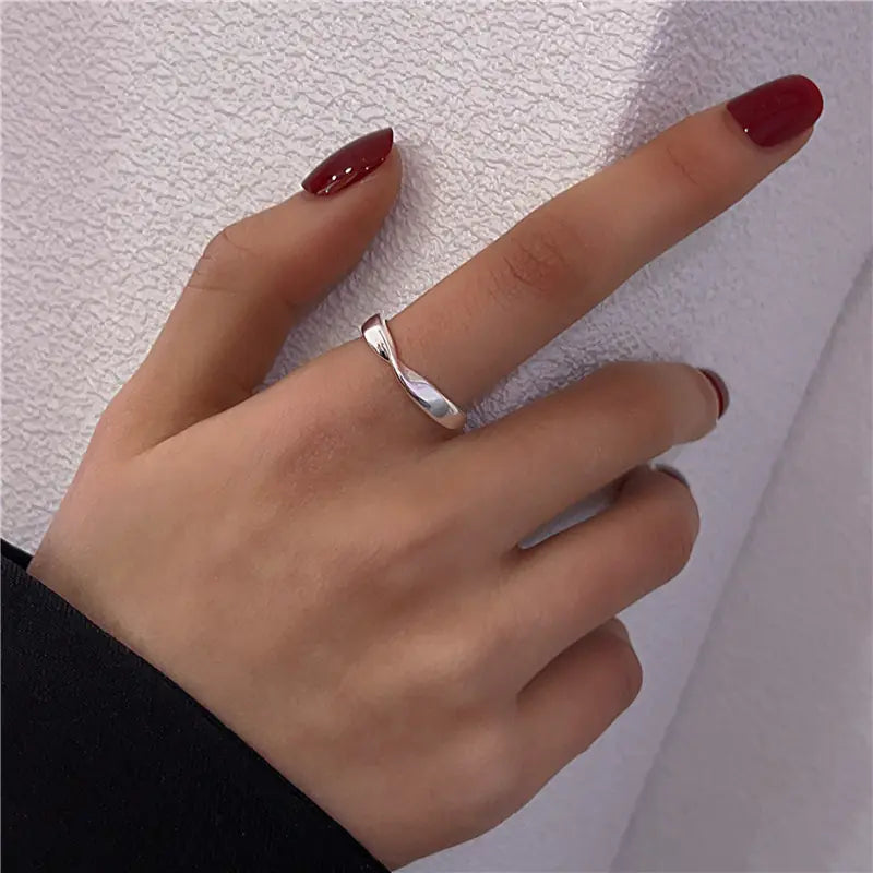 Elegant Vintage Women's Ring