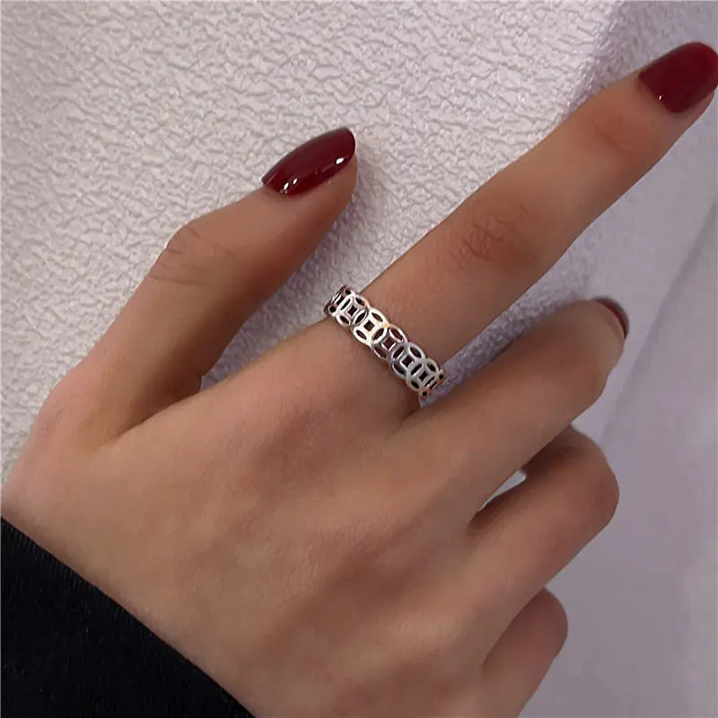 Elegant Vintage Women's Ring