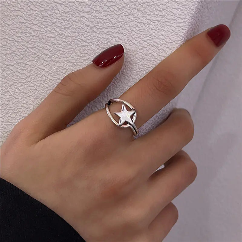 Elegant Vintage Women's Ring