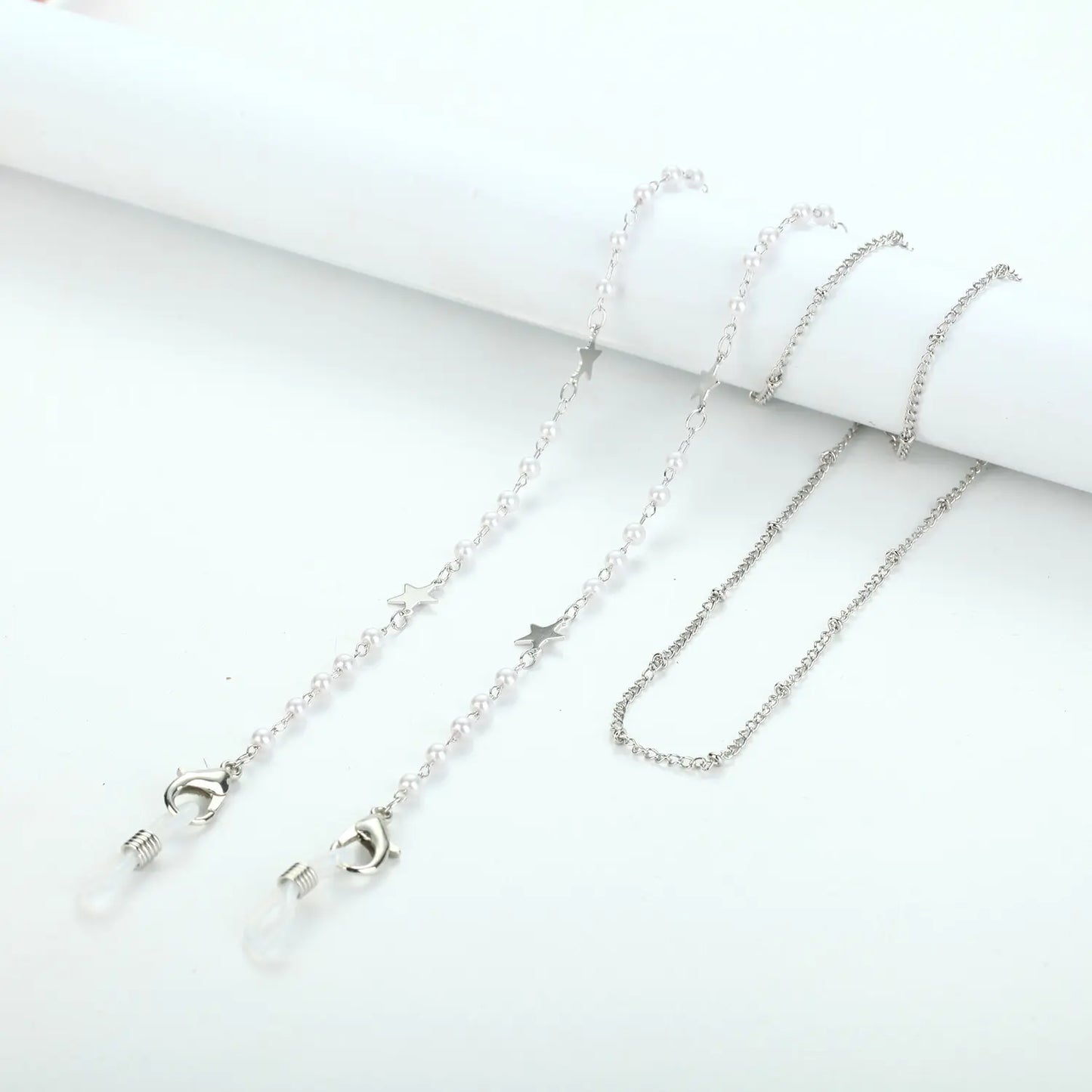 Elegant Pearl Eyewear Chain