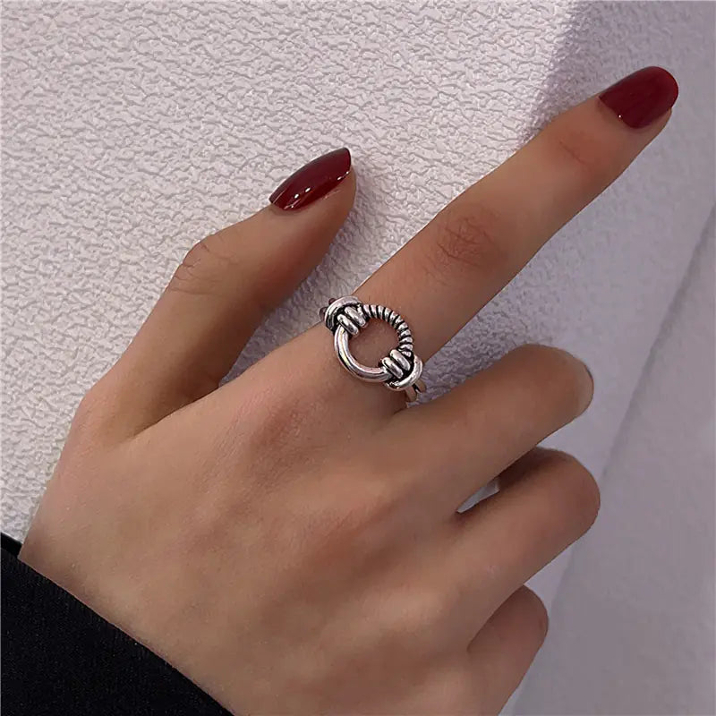 Elegant Vintage Women's Ring
